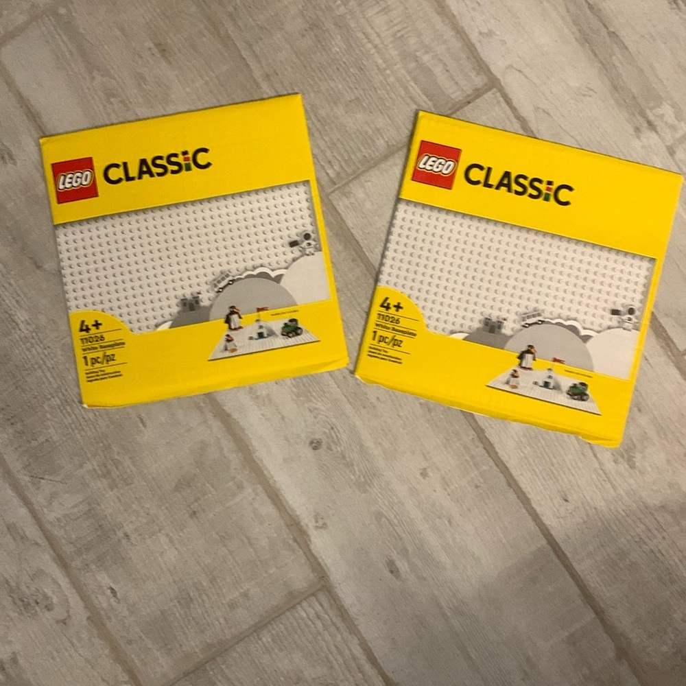 LEGO White Baseplates